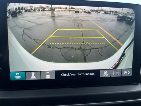 Used 2025 Honda Pilot Touring image 28