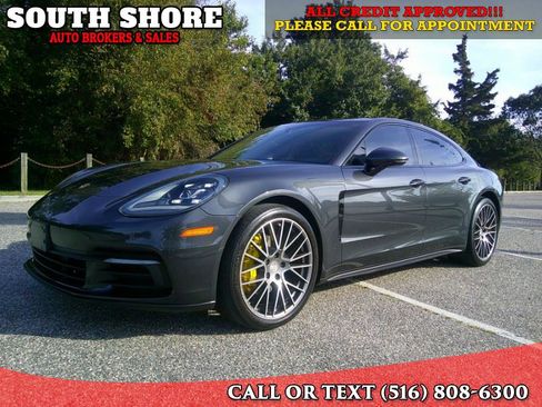 Used 2018 Porsche Panamera 4 image 1