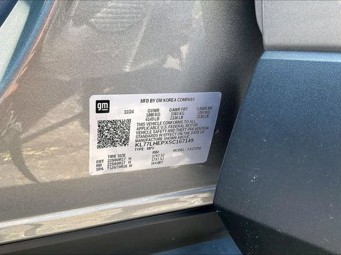 Used 2025 Chevrolet Trax LT FWD image 22