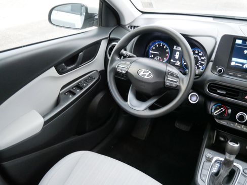 Used 2023 Hyundai Kona SEL image 9