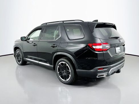 New 2026 Honda Pilot Touring image 5