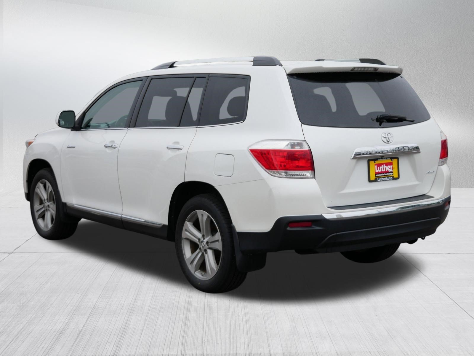 Used 2012 Toyota Highlander Limited w/ Tow Pkg AWD/4WD image 5
