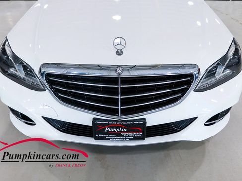 Used 2016 Mercedes-Benz E 350 4MATIC Sedan w/ Premium Package image 8
