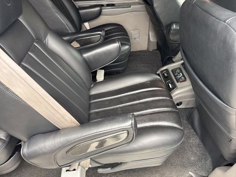 Used 2014 Chevrolet Express 2500 Extended RWD image 33