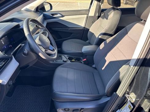 Certified 2022 Volkswagen Taos SE w/ Panoramic Sunroof Package image 12