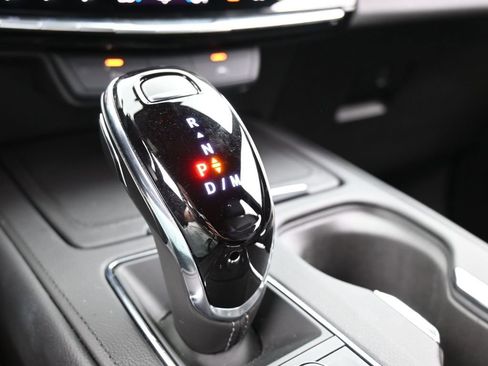 Used 2024 Cadillac XT4 Premium Luxury image 21