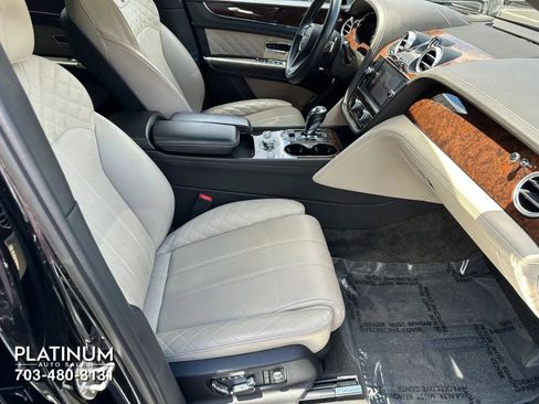 Used 2017 Bentley Bentayga AWD/4WD image 15