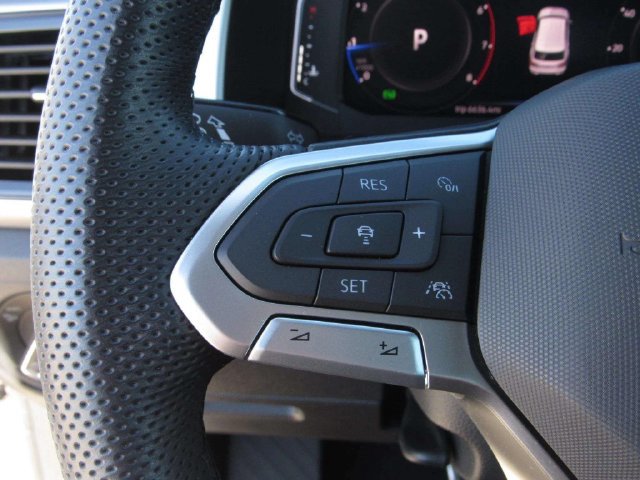 Used 2023 Volkswagen Atlas Cross Sport SEL Premium R-Line AWD/4WD image 26