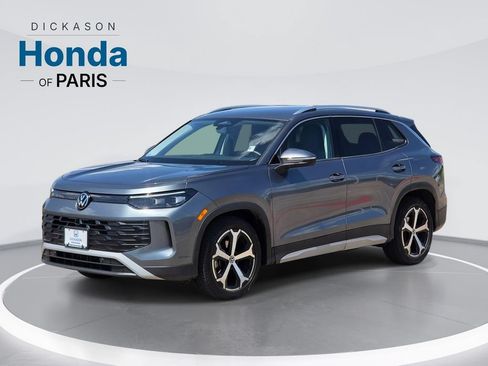 Used 2026 Volkswagen Tiguan SE FWD image 1