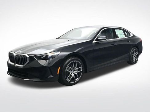 New 2026 BMW 530i xDrive w/ Premium Package AWD/4WD image 9