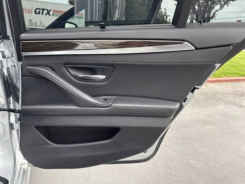 Used 2015 BMW 550i Sedan image 32