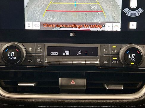 Used 2024 Toyota Grand Highlander AWD image 13