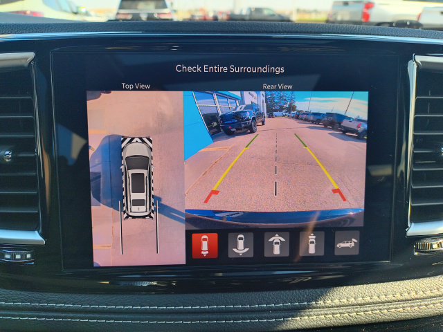Used 2025 Chrysler Pacifica Limited w/ Uconnect Theater Family Group FWD image 25
