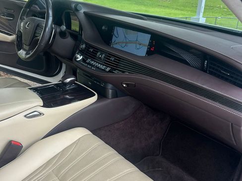 Used 2018 Lexus LS 500 w/ Interior Upgrade Package RWD image 23