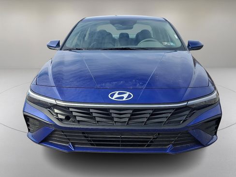 New 2026 Hyundai Elantra SE image 2