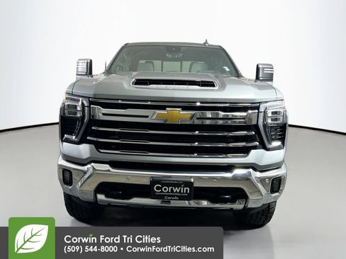 Used 2025 Chevrolet Silverado 2500 LTZ w/ LTZ Convenience Package AWD/4WD image 4
