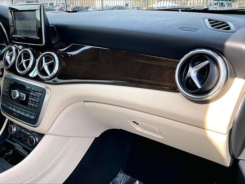 Used 2015 Mercedes-Benz GLA 250 GLA 250 image 19