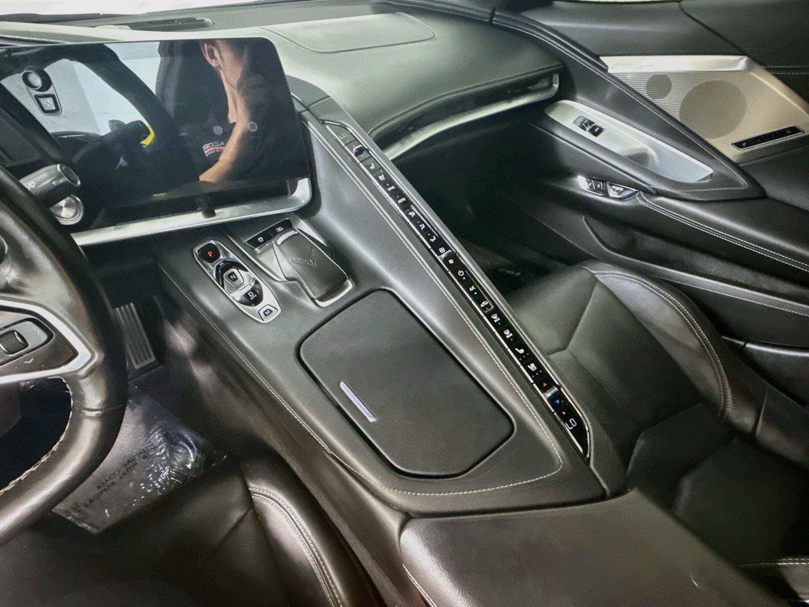 Used 2024 Chevrolet Corvette Stingray Preferred Conv w/ Z51 Performance Package RWD image 16