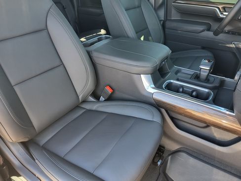 Used 2026 Chevrolet Silverado 1500 LT Trail Boss w/ LT Trail Boss Premium Package AWD/4WD image 11