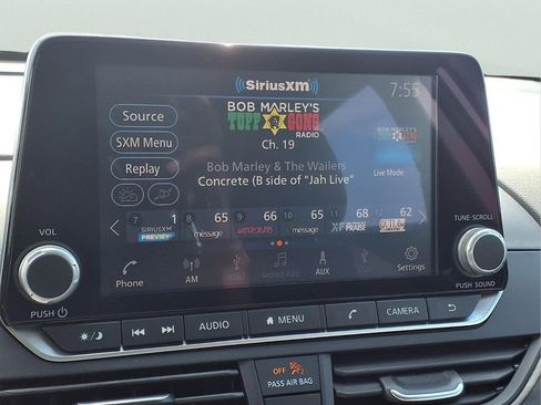 Used 2025 Nissan Altima 2.5 SV FWD image 10