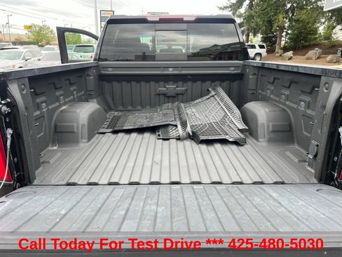 Used 2021 Chevrolet Silverado 1500 LT Trail Boss w/ Convenience Package II AWD/4WD image 32