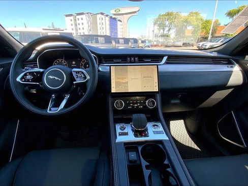 New 2025 Jaguar F-PACE R-Dynamic S AWD/4WD image 10