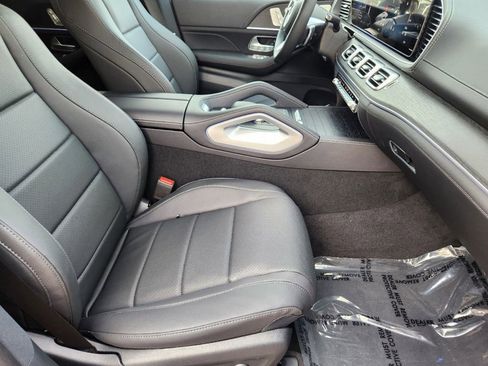 Used 2025 Mercedes-Benz GLS 450 4MATIC image 18