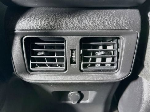 Used 2022 Toyota RAV4 LE FWD image 23