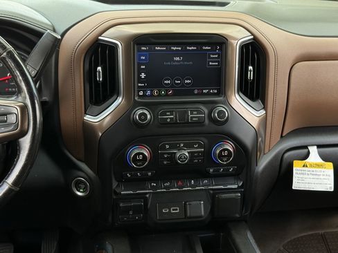 Used 2022 Chevrolet Silverado 3500 High Country AWD/4WD image 19