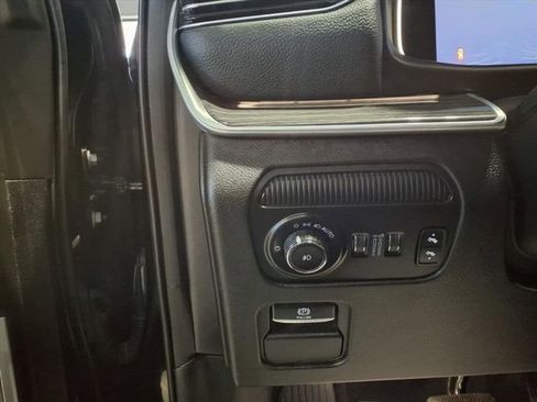 Used 2022 Jeep Wagoneer Series III w/ Flexible Seating Group image 18