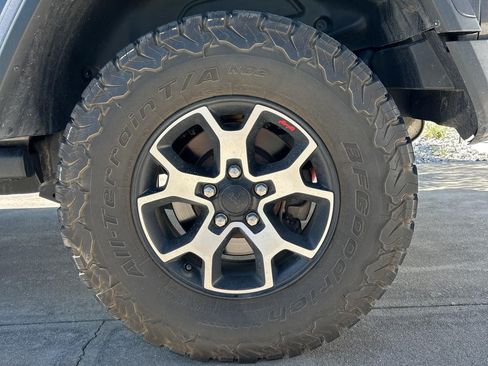 Used 2020 Jeep Wrangler Unlimited Rubicon AWD/4WD image 24