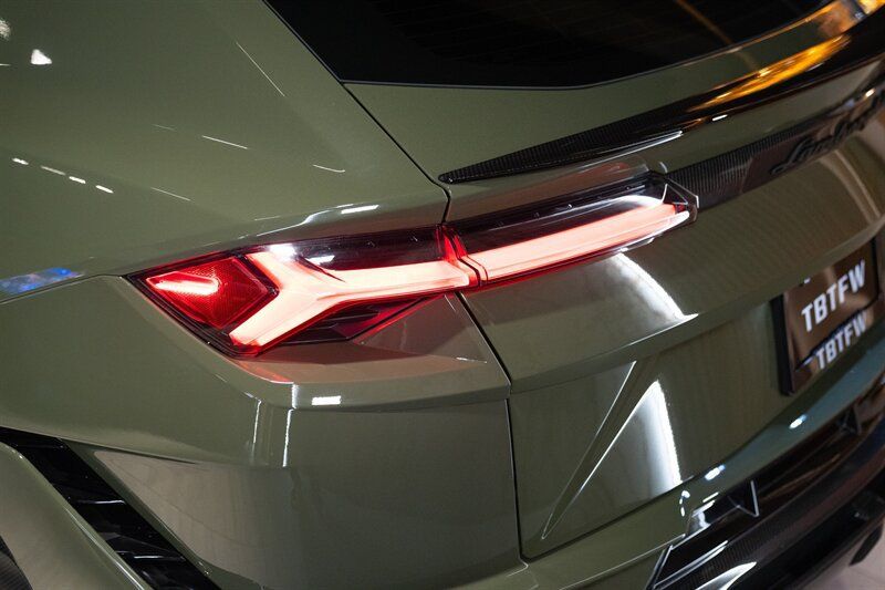 Used 2023 Lamborghini Urus Performante AWD/4WD image 38