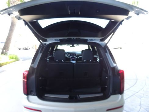 Certified 2020 Cadillac XT6 Premium Luxury AWD/4WD image 33