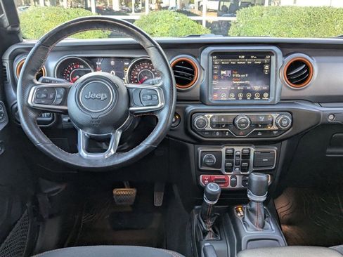 Used 2022 Jeep Gladiator Mojave w/ Cold Weather Group image 17