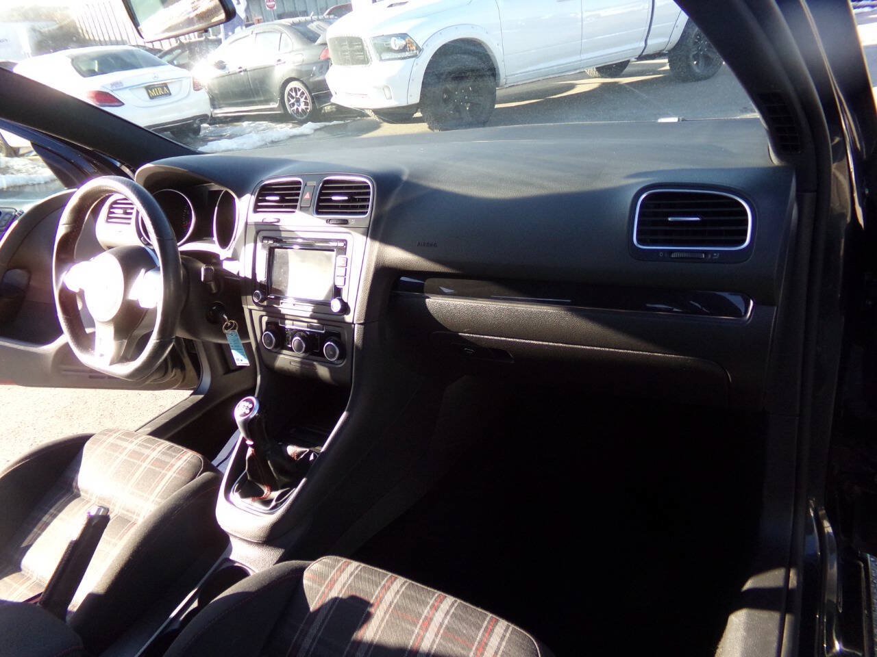 Used 2013 Volkswagen GTI 4-Door FWD image 17