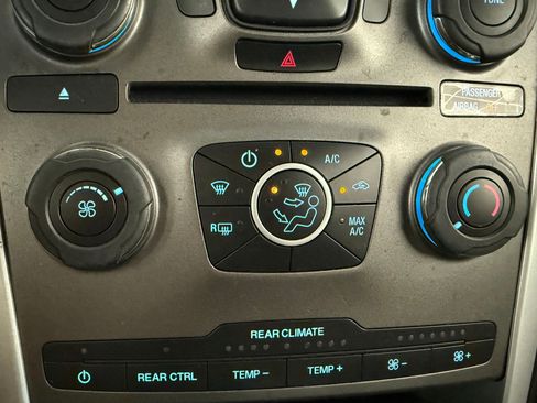 Used 2015 Ford Explorer FWD image 28