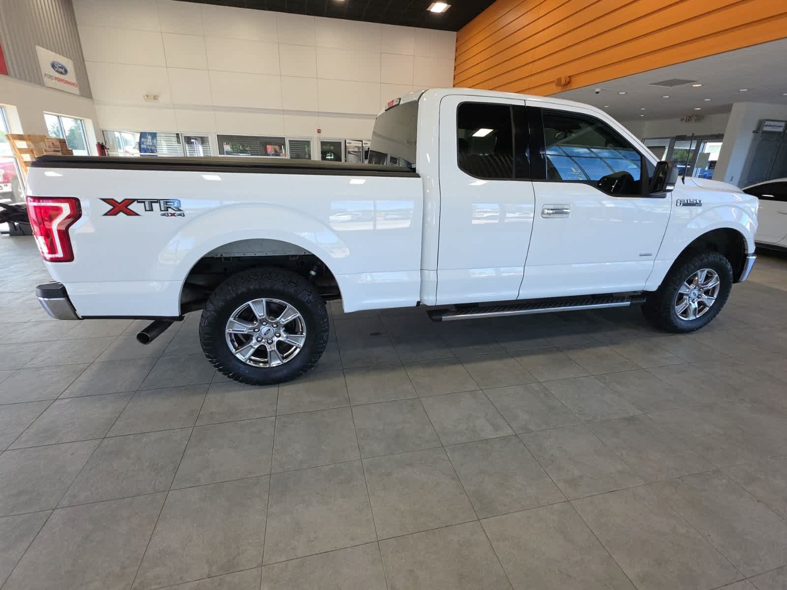 Used 2015 Ford F150 XLT w/ Equipment Group 301A Mid AWD/4WD image 8