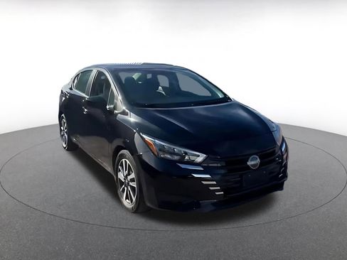Used 2025 Nissan Versa SV FWD image 3