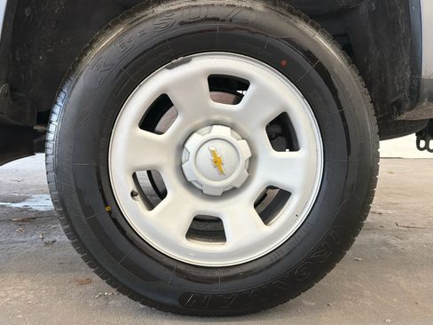 Used 2021 Chevrolet Colorado W/T w/ WT Convenience Package image 8