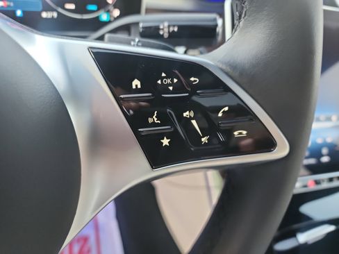 Certified 2025 Mercedes-Benz C 300 4MATIC Sedan image 17