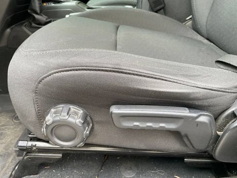 Used 2022 Jeep Gladiator Sport AWD/4WD image 10