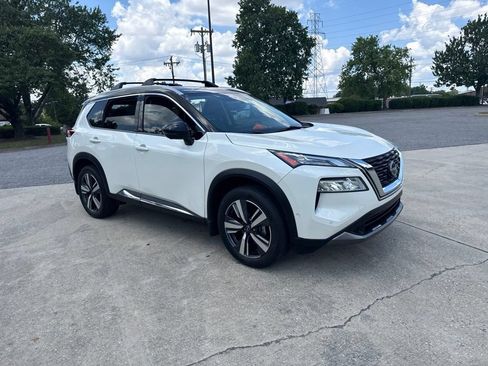 Used 2023 Nissan Rogue SL w/ SL Premium Package FWD image 4