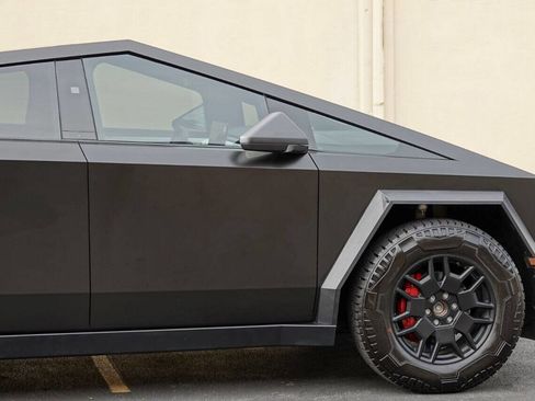 Used 2024 Tesla Cybertruck AWD Crew Cab image 20