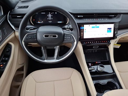 New 2026 Jeep Grand Cherokee Limited AWD/4WD image 7