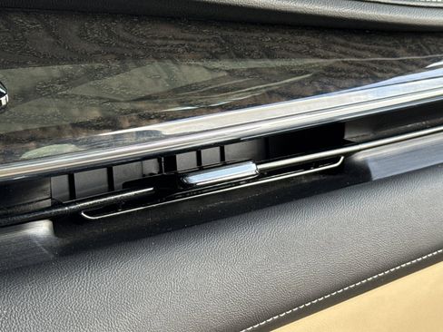 Certified 2024 Cadillac Escalade Premium Luxury image 27