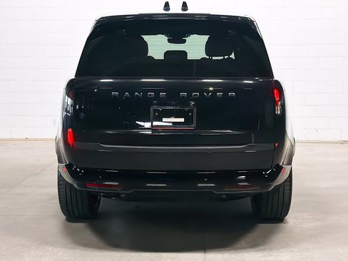 Used 2025 Land Rover Range Rover SE image 8