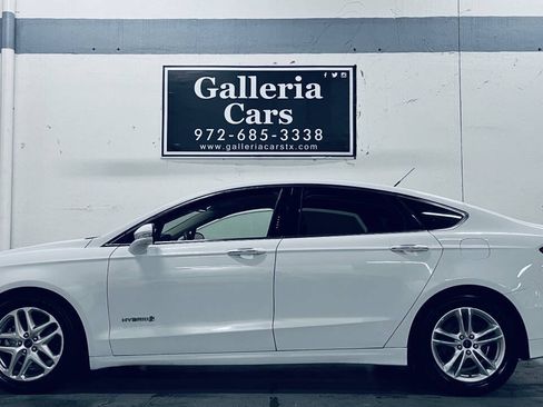 Used 2018 Ford Fusion SE w/ Equipment Group 602A FWD image 1