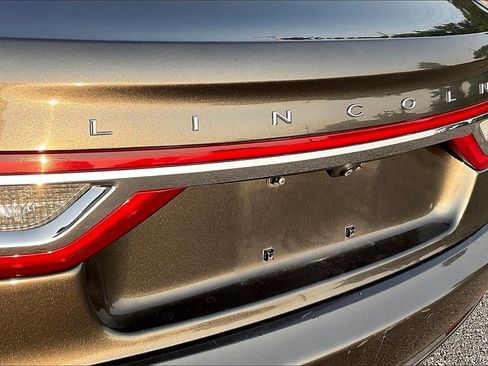 Used 2019 Lincoln Continental Premiere image 14