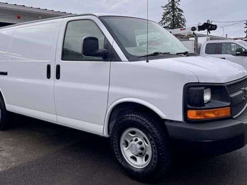 Used 2006 Chevrolet Express 2500 image 1