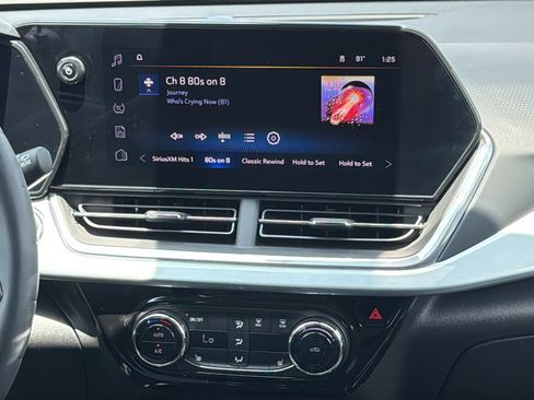 Used 2024 Chevrolet Trax LT w/ Driver Confidence Package FWD image 17